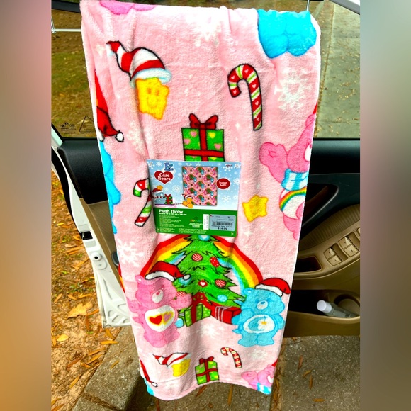 Christmas Care Bears Pink Throw ⭐️ - Picture 1 of 4